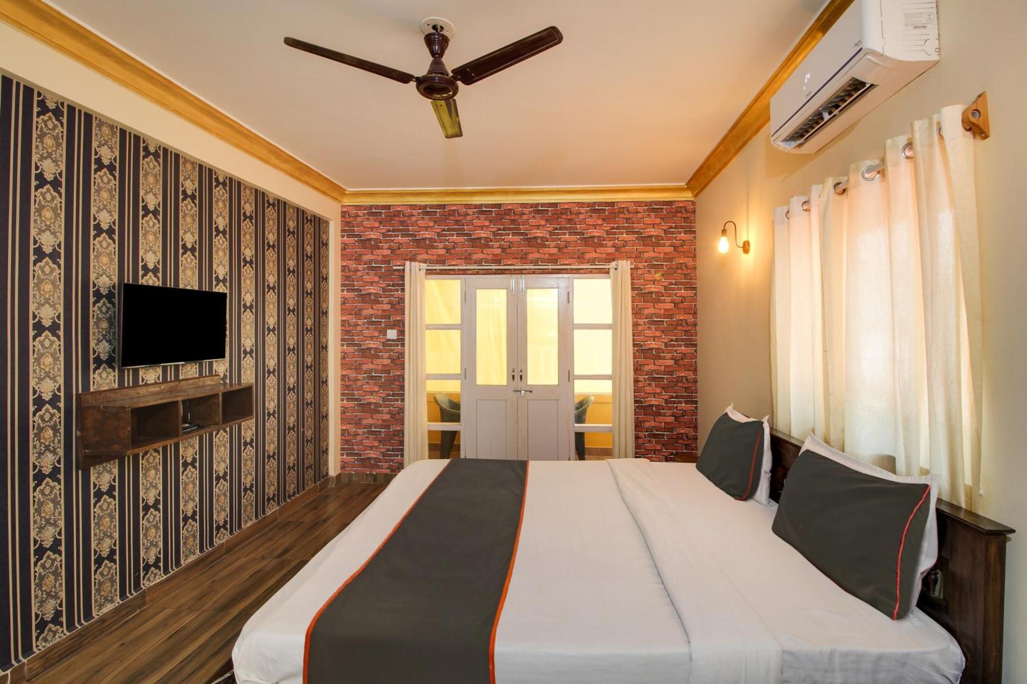 Collection O Romeos Place Baga Beach Hotell Calangute Eksteriør bilde