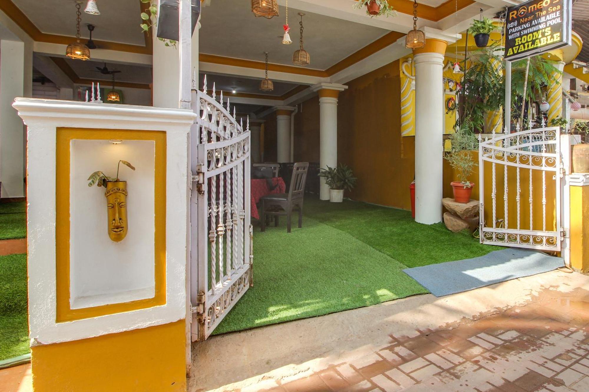 Collection O Romeos Place Baga Beach Hotell Calangute Eksteriør bilde