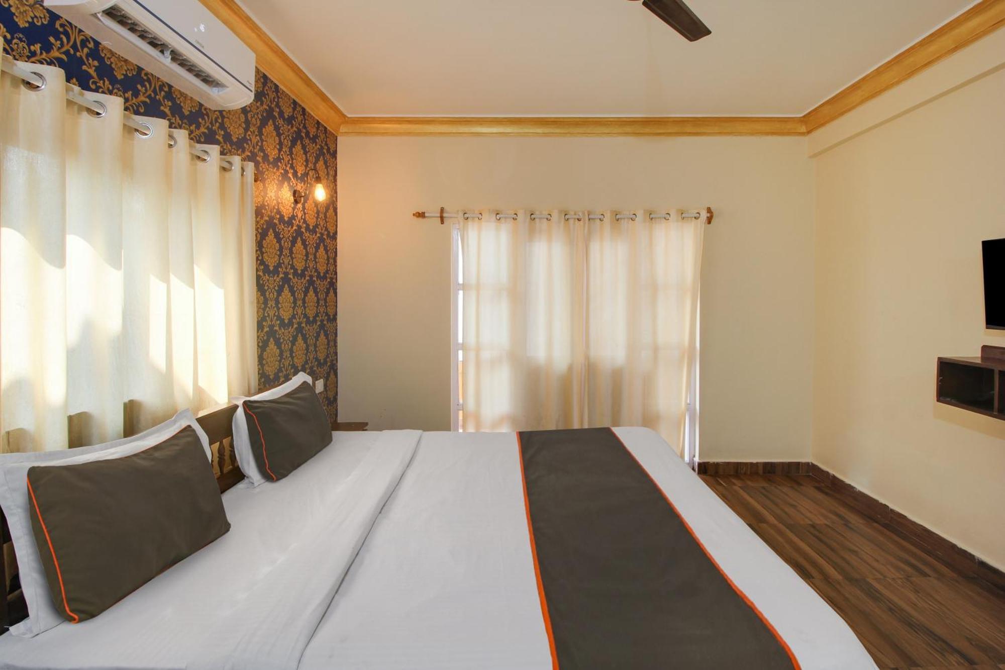 Collection O Romeos Place Baga Beach Hotell Calangute Eksteriør bilde