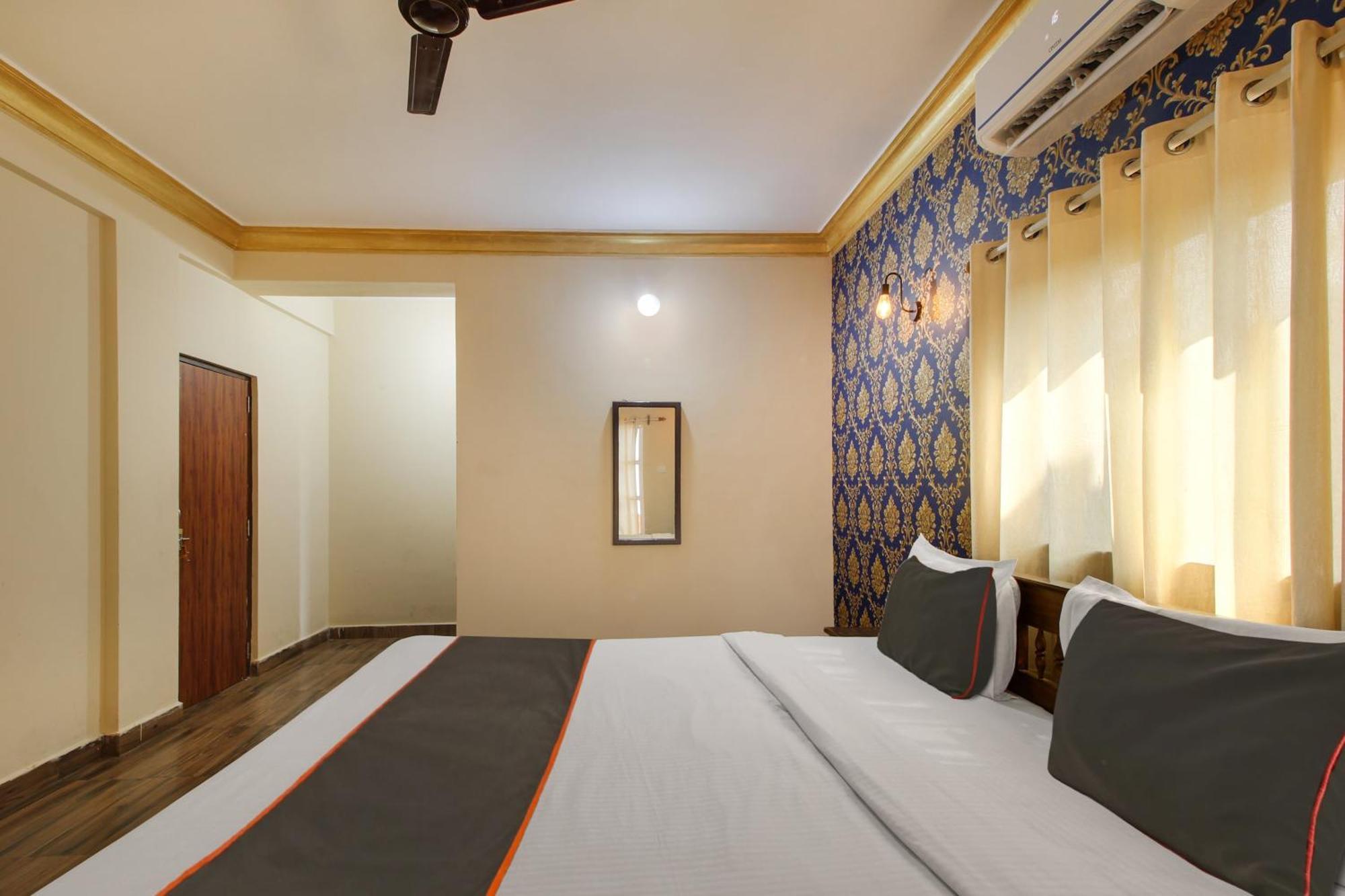 Collection O Romeos Place Baga Beach Hotell Calangute Eksteriør bilde